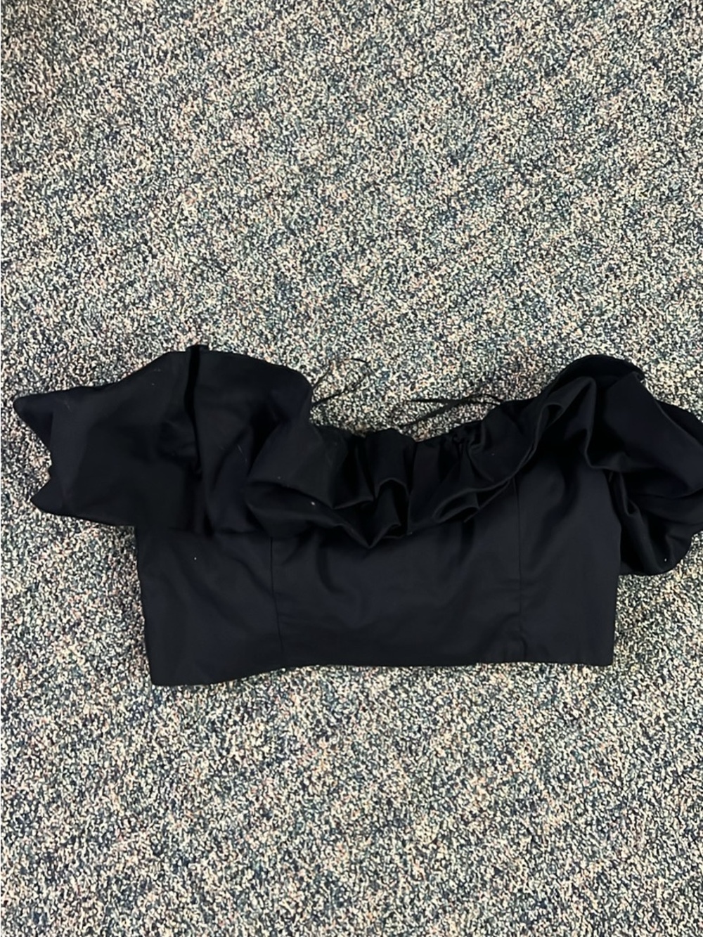 Dynamite black cropped off the shoulder top